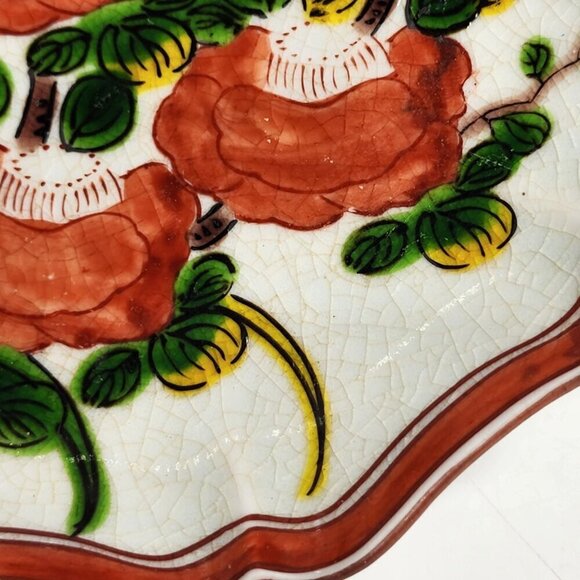 Hand Painted Floral Scalloped Plate Red Green Accents 1657-1667 Old Kutani Style - Picture 5 of 12